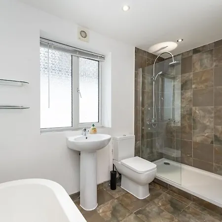 Holiday home King Of North - Ls17 - Private Parking - Sleeps 10