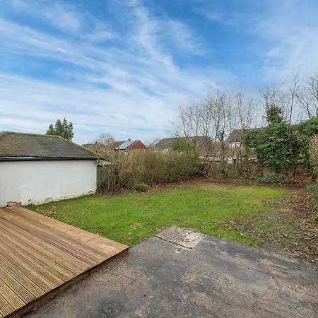 King Of North - Ls17 - Private Parking - Sleeps 10 * Leeds (West Yorkshire)