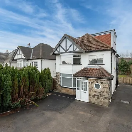 King Of North - Ls17 - Private Parking - Sleeps 10