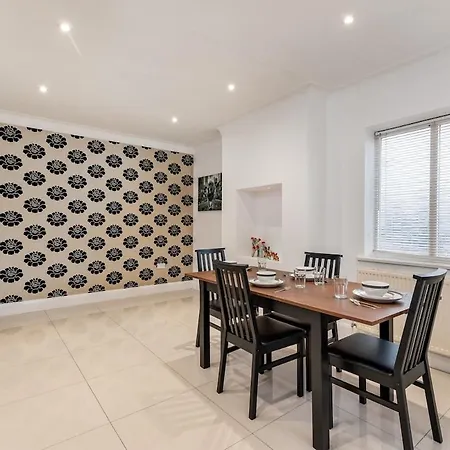 Holiday home King Of North - Ls17 - Private Parking - Sleeps 10