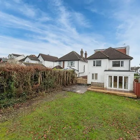 King Of North - Ls17 - Private Parking - Sleeps 10 * Leeds (West Yorkshire)