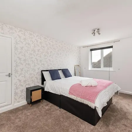 Holiday home King Of North - Ls17 - Private Parking - Sleeps 10 Leeds (West Yorkshire)